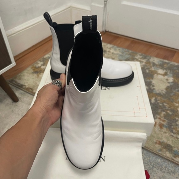 Men’s Size 10.5 (Euro Sz 43.5) Alexander McQueen Platform Leather Chelsea Boots - Picture 12 of 17